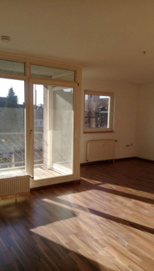 **Gut geschnittene 3 Zimmerwohnung mit Balkon und Gäste-WC – Öffentlich gefördert**, 47169 Duisburg, Dachgeschosswohnung