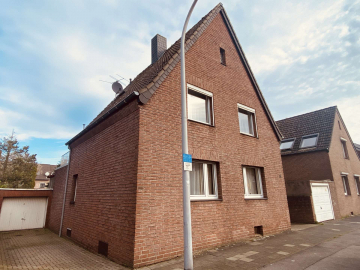 Freistehendes Einfamilienhaus mit viel Platz für die Familie., 47228 Duisburg, Einfamilienhaus