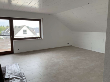 große 3 Zimmer Wohnung im schönen Neukirchen-Vluyn, 47056 Neukirchen, Dachgeschosswohnung