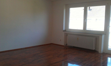 schöne 3 Zimmer Wohnung mit Balkon in zentraler Lage, 47506 Neukirchen-Vluyn, Etagenwohnung