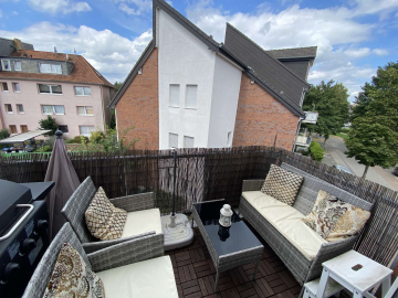 Helle 2 -Zimmerwohnung mit Balkon, Aufzug und Tiefgarage in ruhiger und zentraler Lage., 47441 Moers, Etagenwohnung