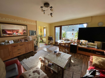 Kapitalanlage- Erdgeschosswohnung mit Terrasse und Garten., 47228 Duisburg, Wohnung