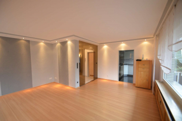 Hochwertige Erdgeschoss 3-Zimmerwohnung mit Balkon und Garage, 46145 Oberhausen, Erdgeschosswohnung