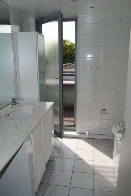 Schicke moderne Wohnung mit Balkon und Garage in bester zentraler Lage von Duisburg, 47053 Duisburg, Loft/Studio/Atelier