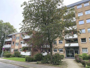 Sicher vermietete Drei-Zimmerwohnung mit Balkon und Schwimmbad in gefragter Lage., 47506 Neukirchen Vluyn, Etagenwohnung