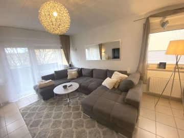Schöne, helle Zweizimmerwohnung mit Balkon in gefragter Lage, 47506 Neukirchen Vluyn, Etagenwohnung